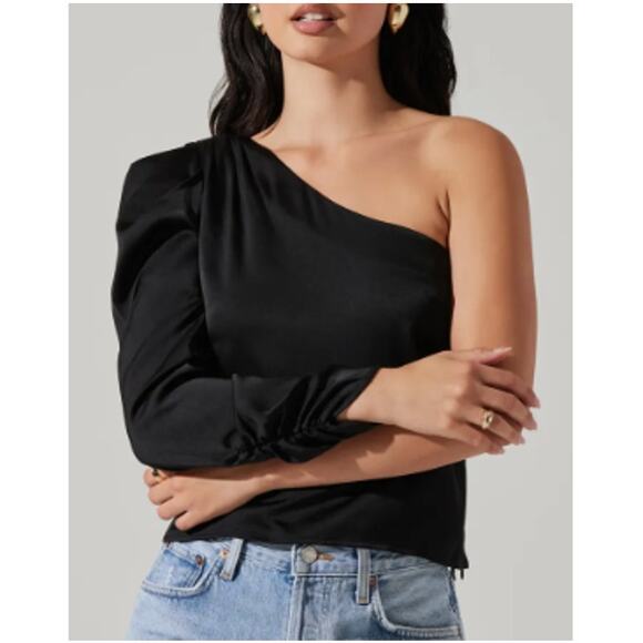 NEW ASTR THE LABEL Asymmetrical Puff Sleeve One Shoulder Satin Top Size S - Picture 3 of 8